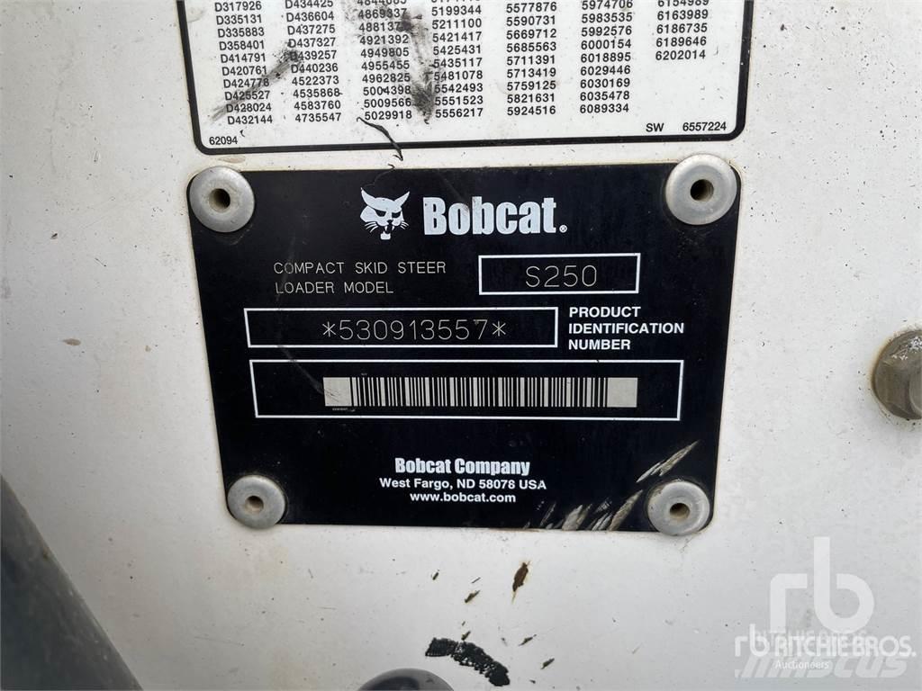 Bobcat S250 滑移装载机