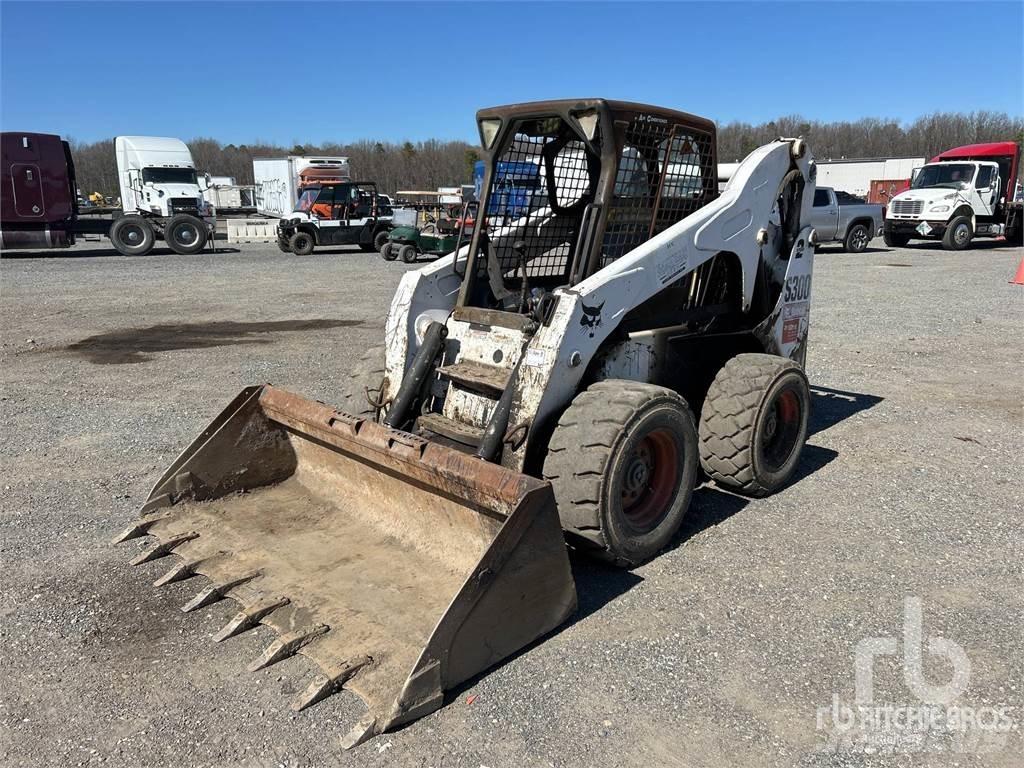 Bobcat S300 滑移装载机