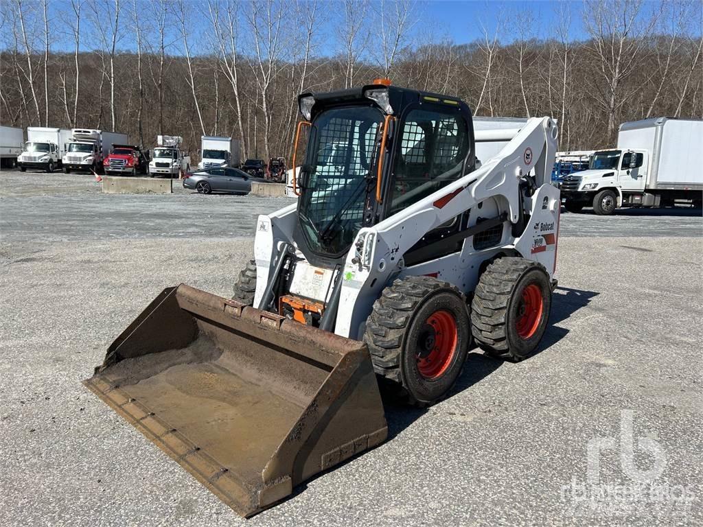 Bobcat S740 滑移装载机