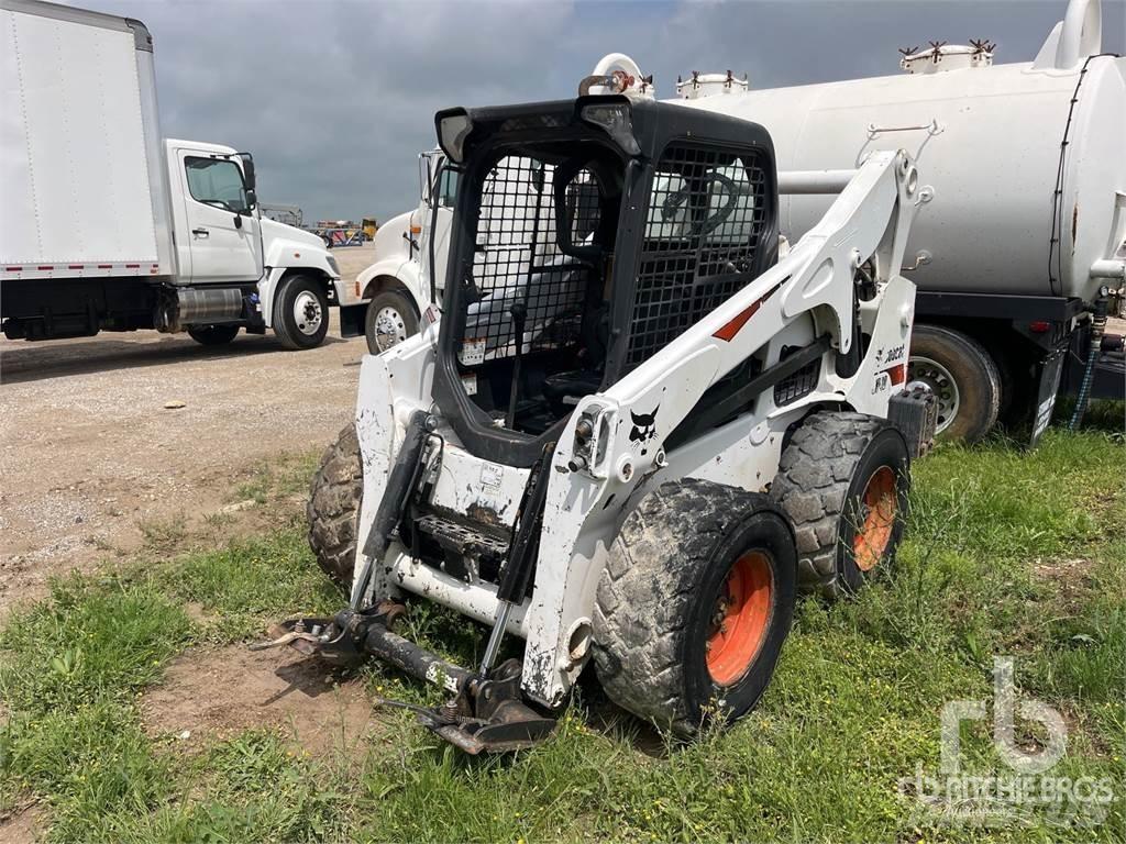 Bobcat S740 滑移装载机
