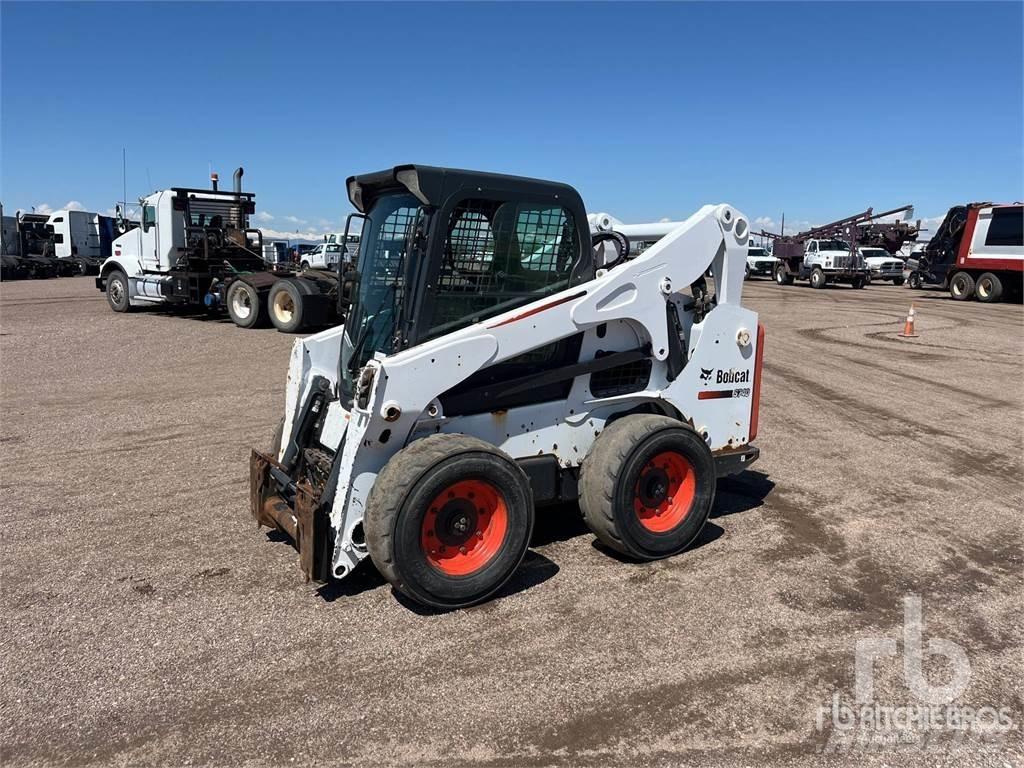 Bobcat S740 滑移装载机
