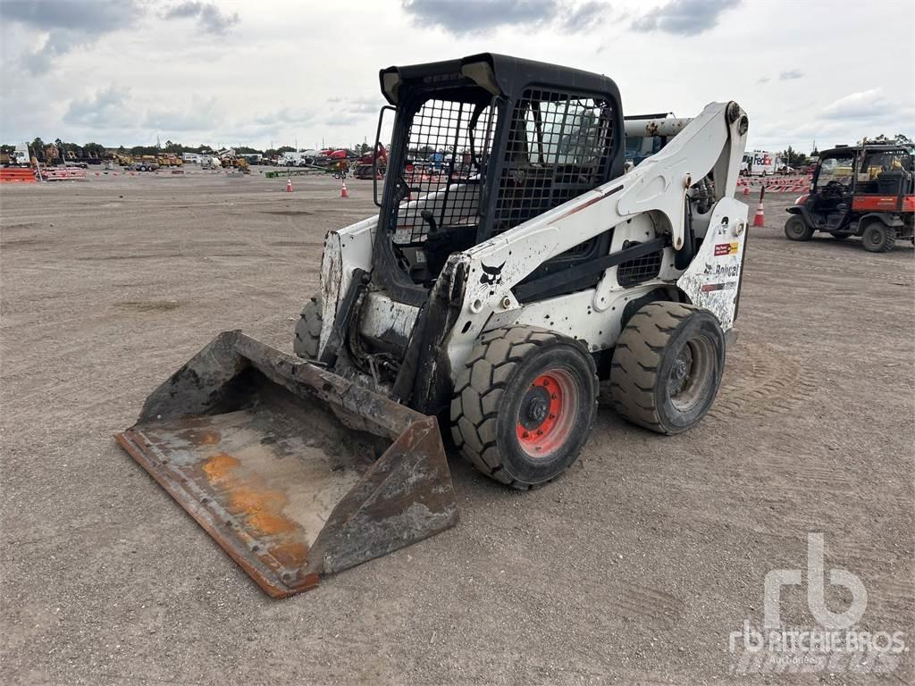 Bobcat S750 滑移装载机