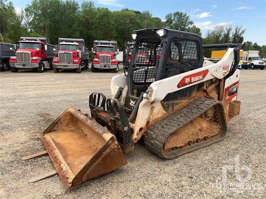 Bobcat T66 滑移装载机