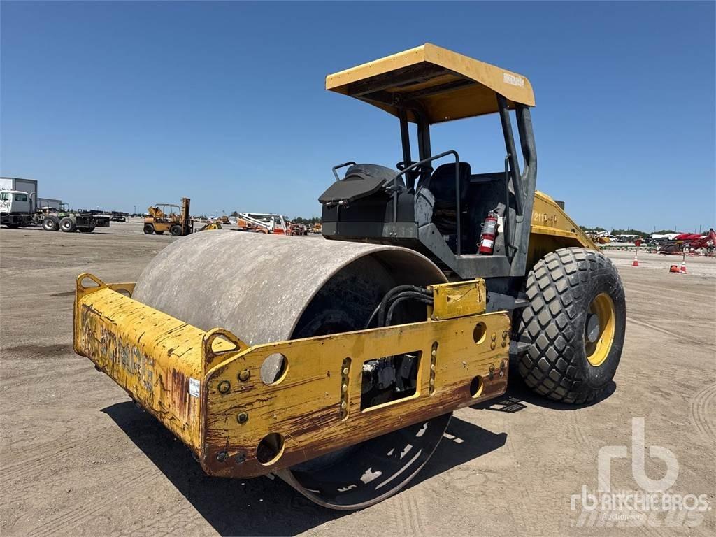 Bomag BW211D-40 土壤压实机