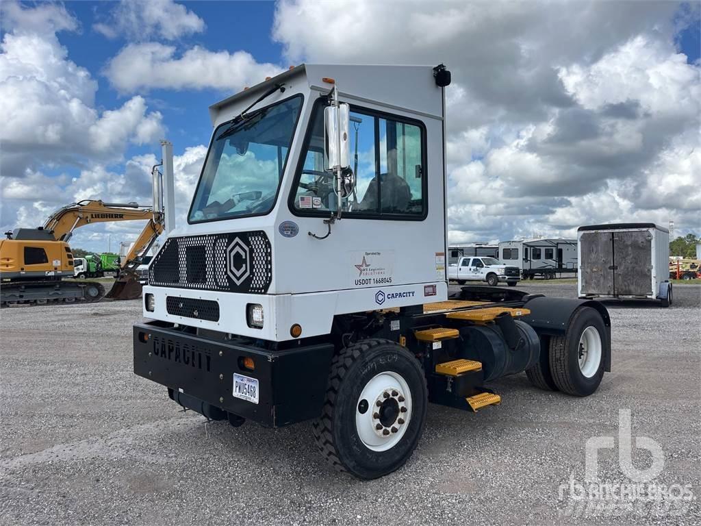 Capacity TJ5000 牵引车