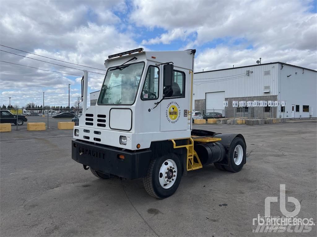 Capacity TJ7000 牵引车