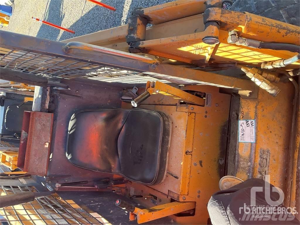CASE 1845C 滑移装载机