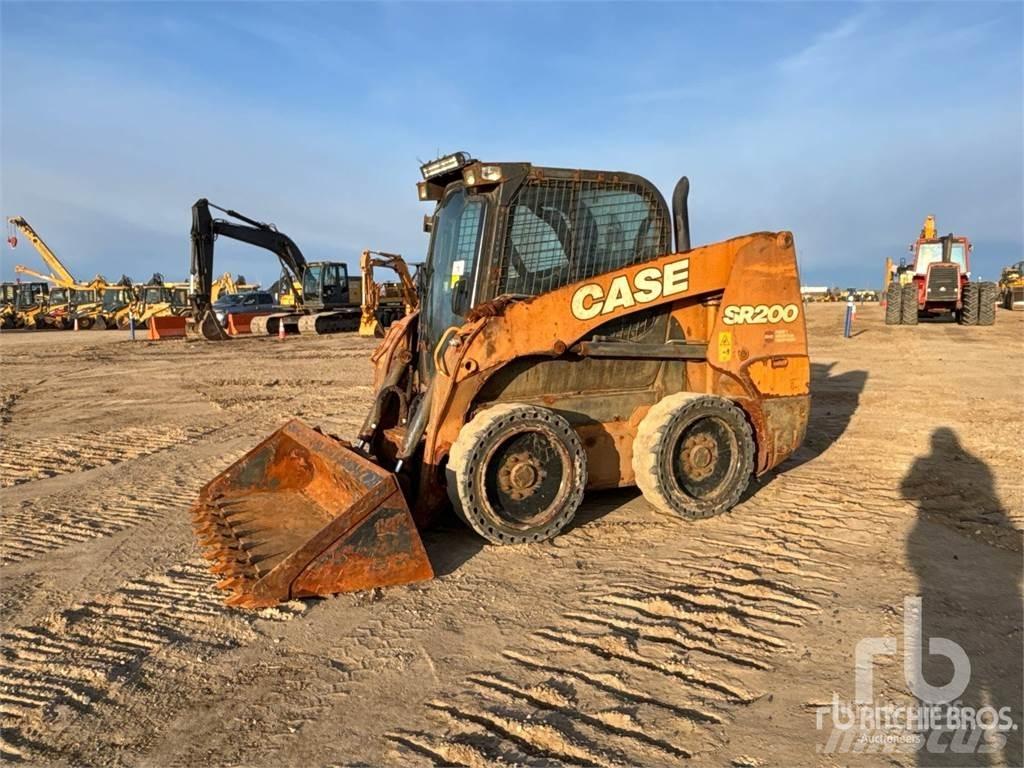 CASE SR200 滑移装载机