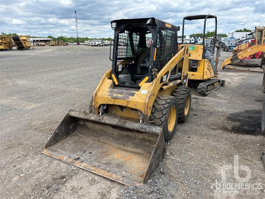 CAT 216B2 滑移装载机