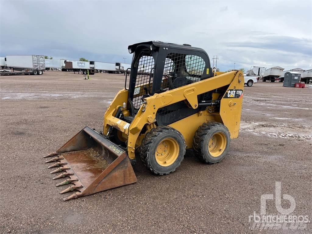 CAT 226D 滑移装载机