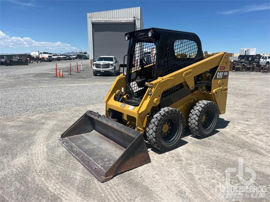 CAT 226D 滑移装载机