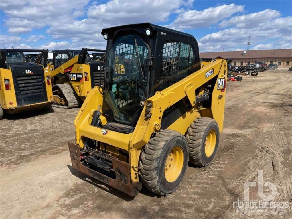 CAT 226D3 滑移装载机