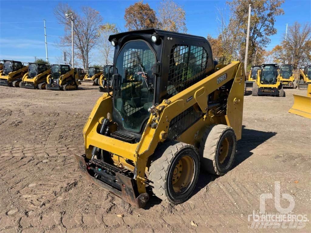 CAT 226D3 滑移装载机