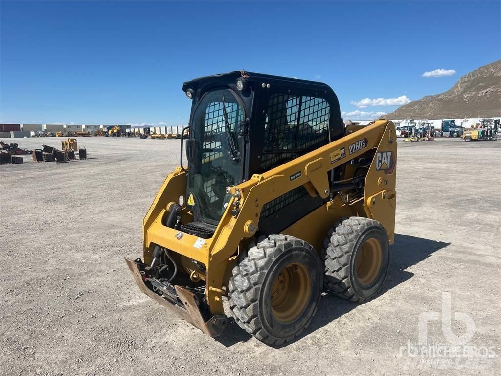 CAT 226D3 滑移装载机