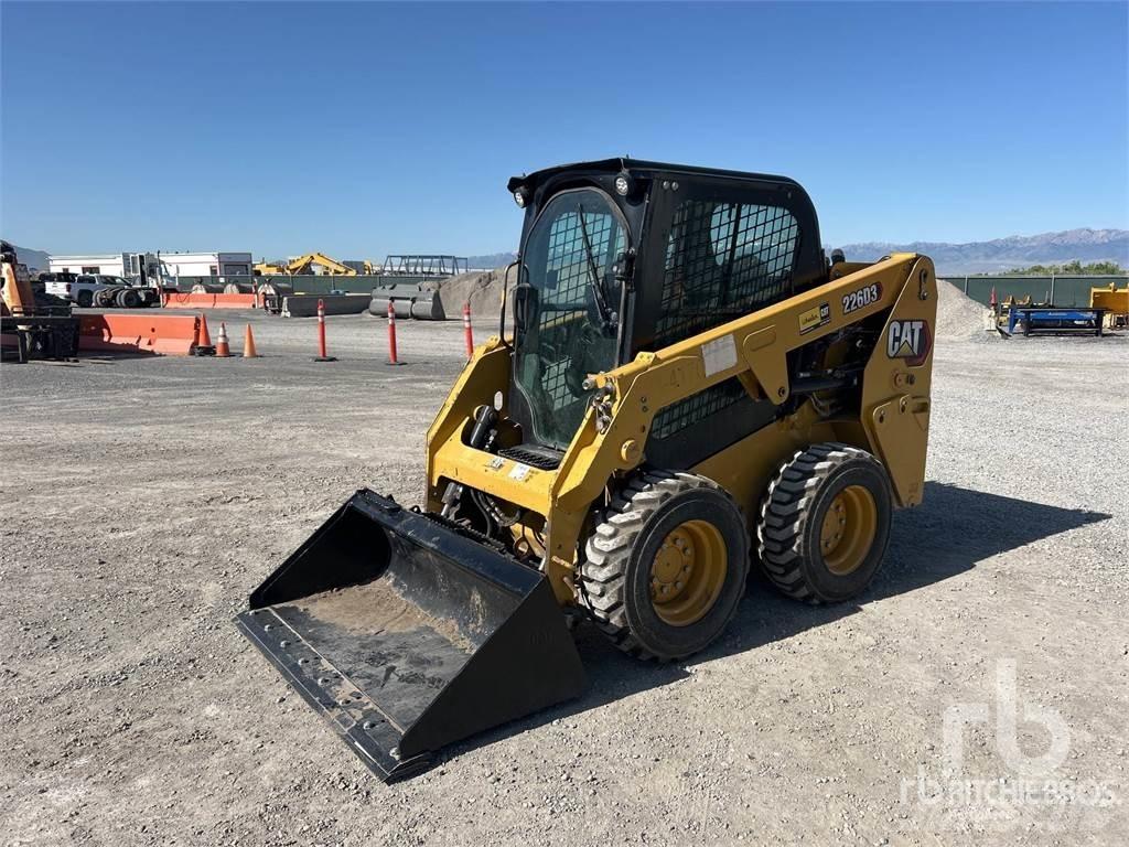 CAT 226D3 滑移装载机