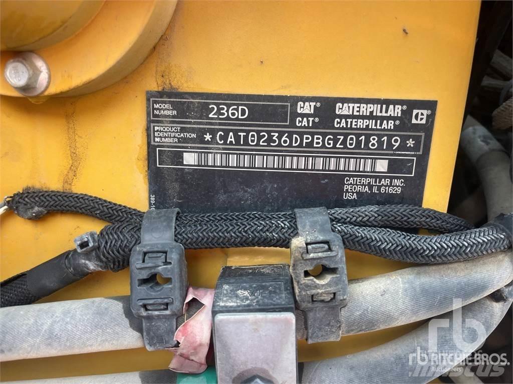 CAT 236D 滑移装载机