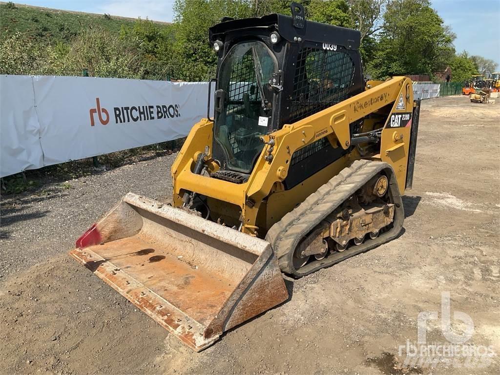 CAT 239D 滑移装载机
