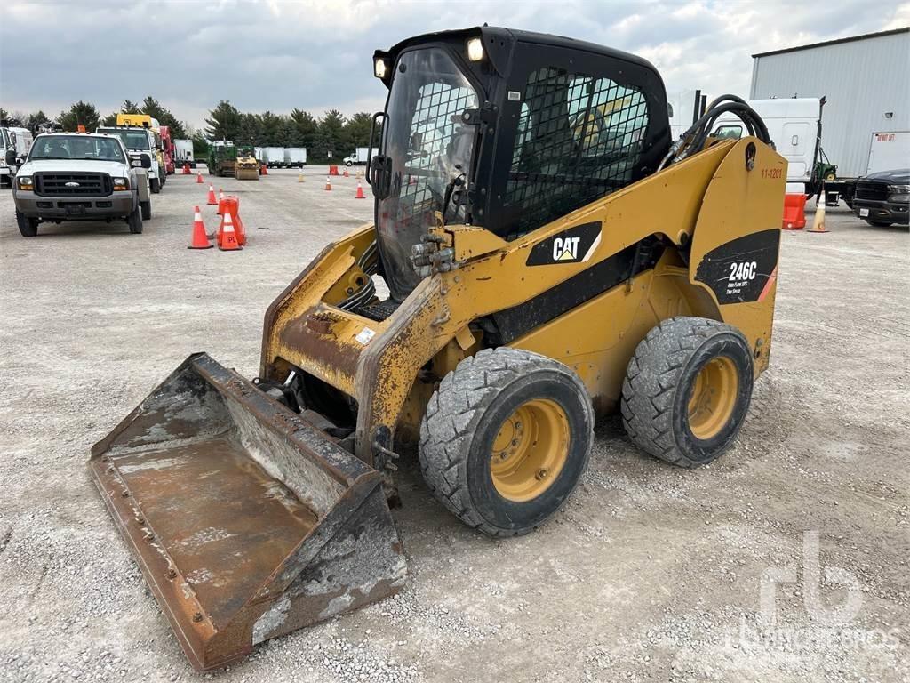 CAT 246C 滑移装载机