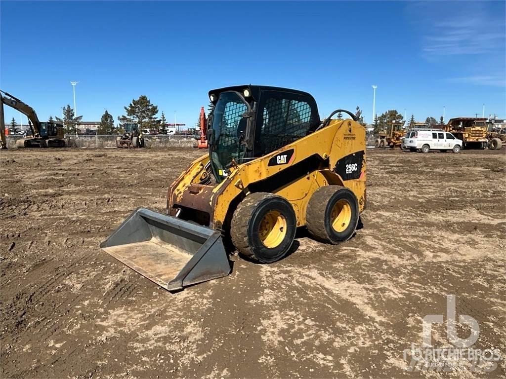 CAT 256C 滑移装载机