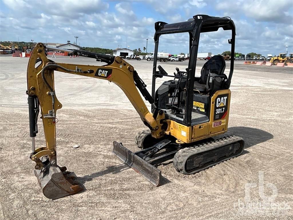 CAT 301.7 CR 小型挖掘机
