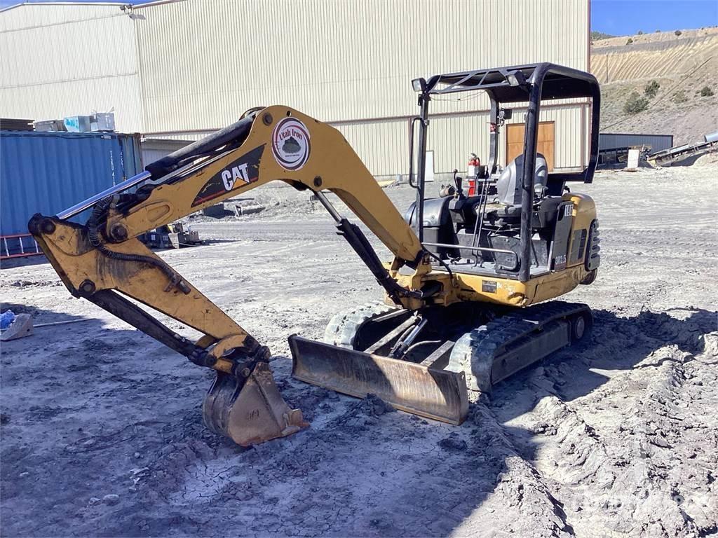 CAT 302.5 小型挖掘机