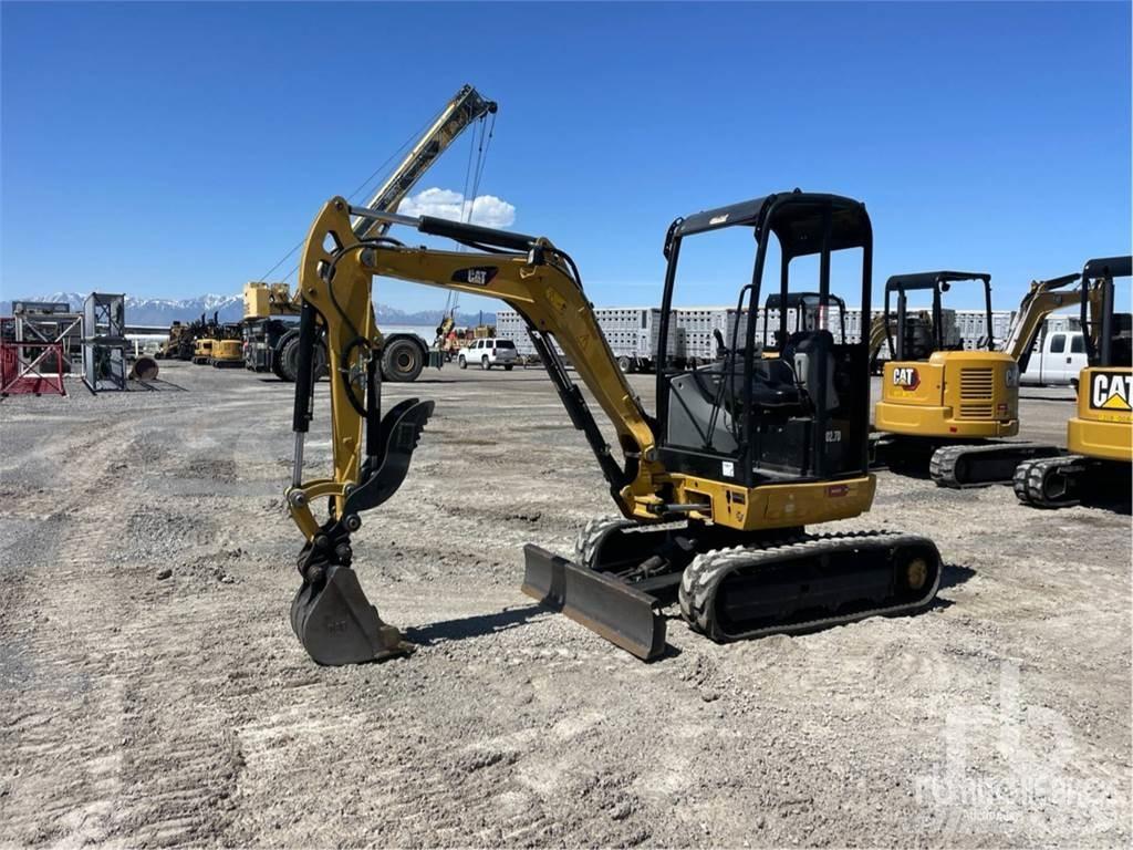 CAT 302.7DC1TH 小型挖掘机