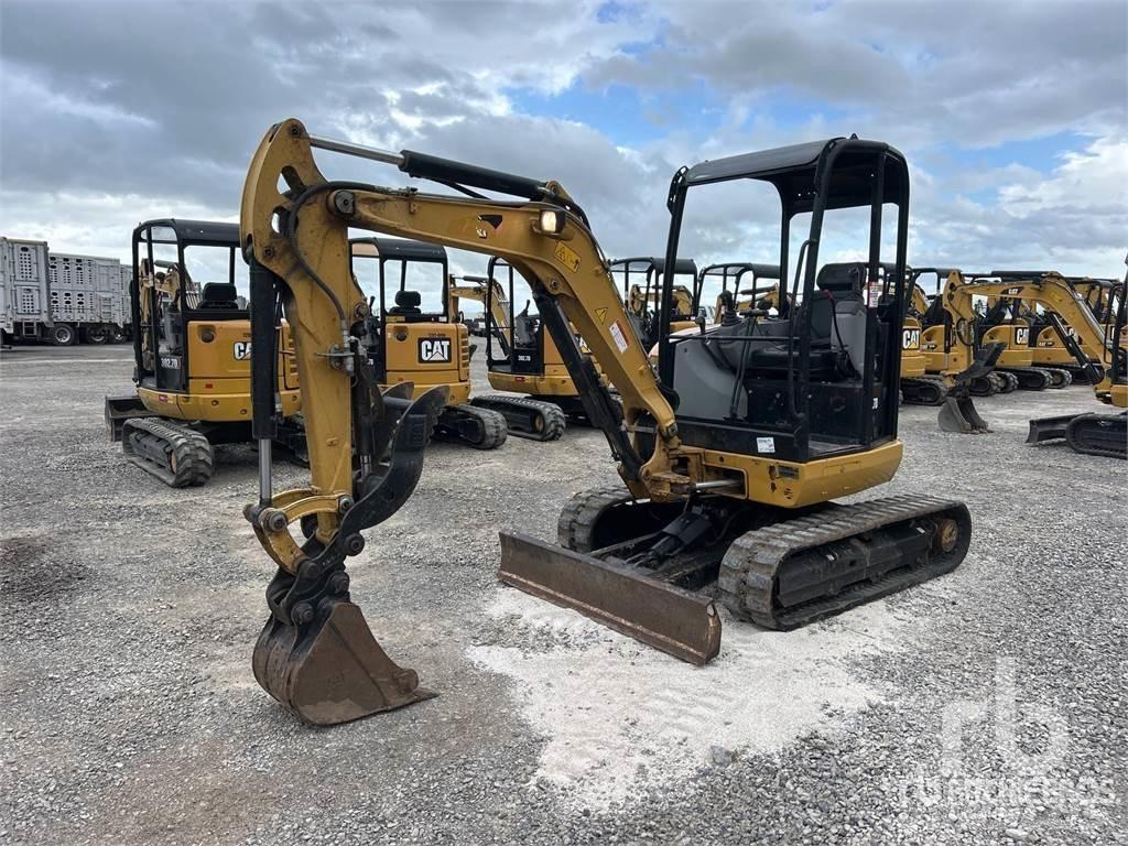 CAT 302.7DC1TH 小型挖掘机