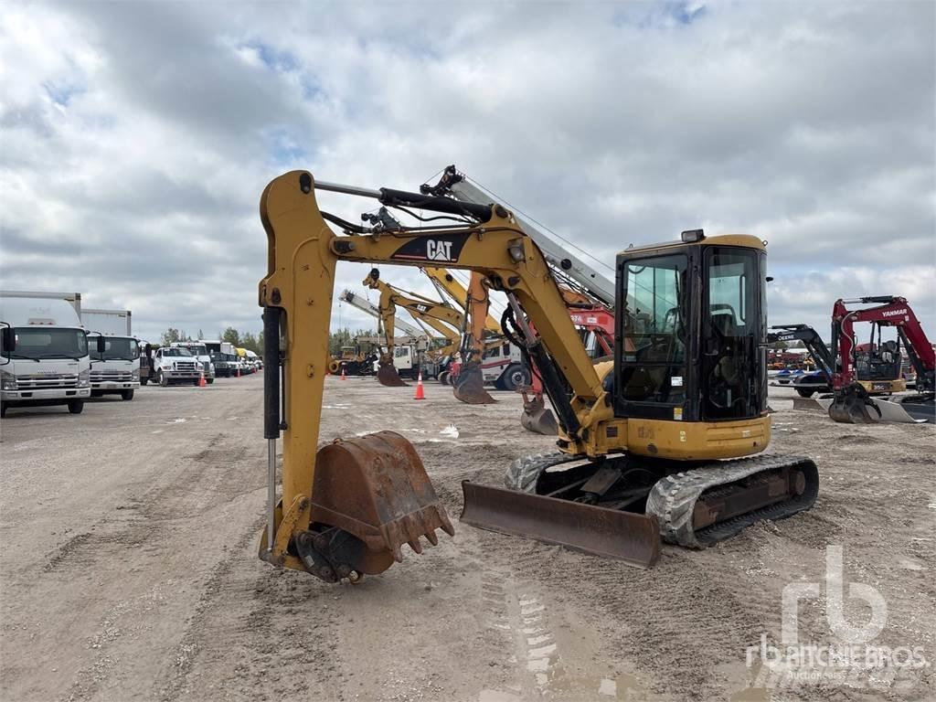 CAT 305 CR 小型挖掘机