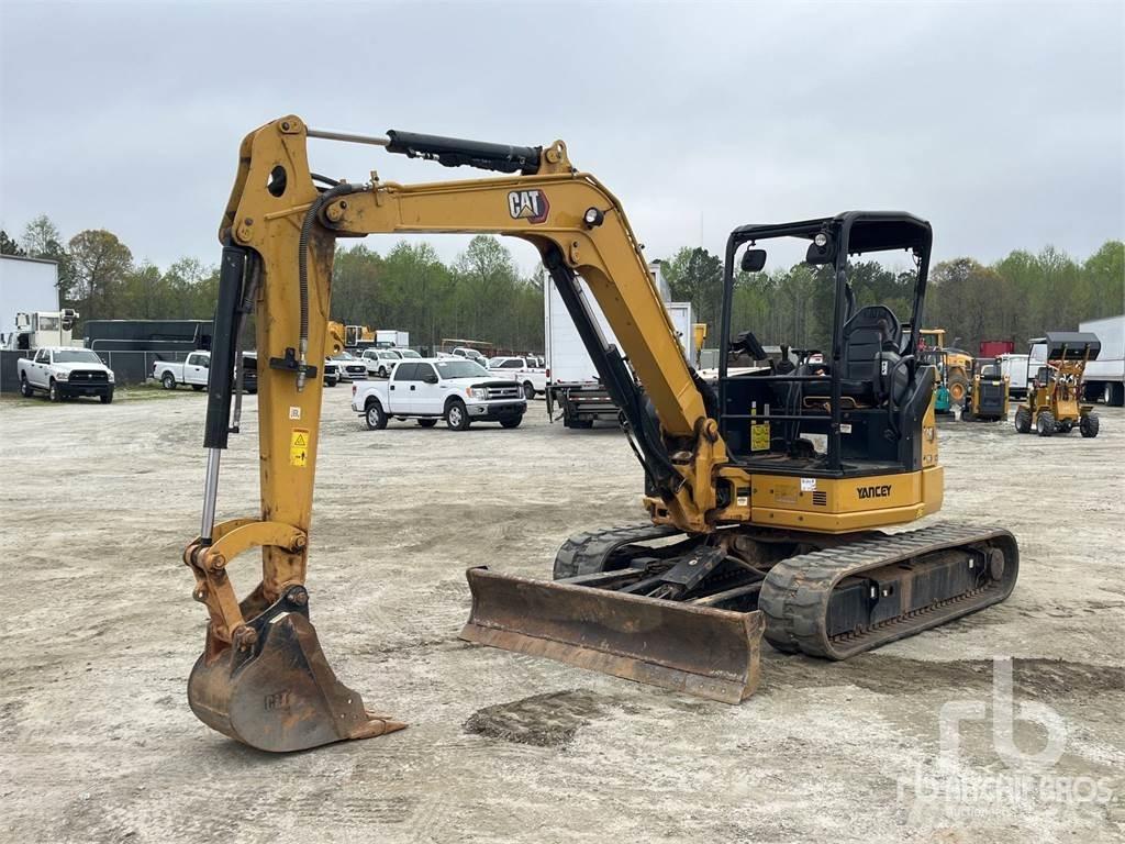 CAT 305CR 中型挖掘机