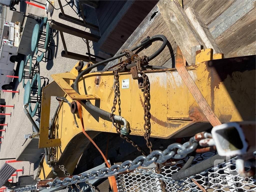CAT 314 吊杆和铲斗