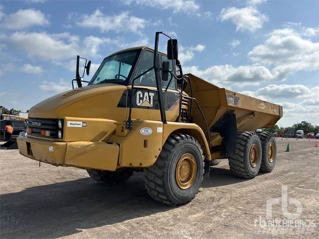 CAT 725 铰接式自卸车