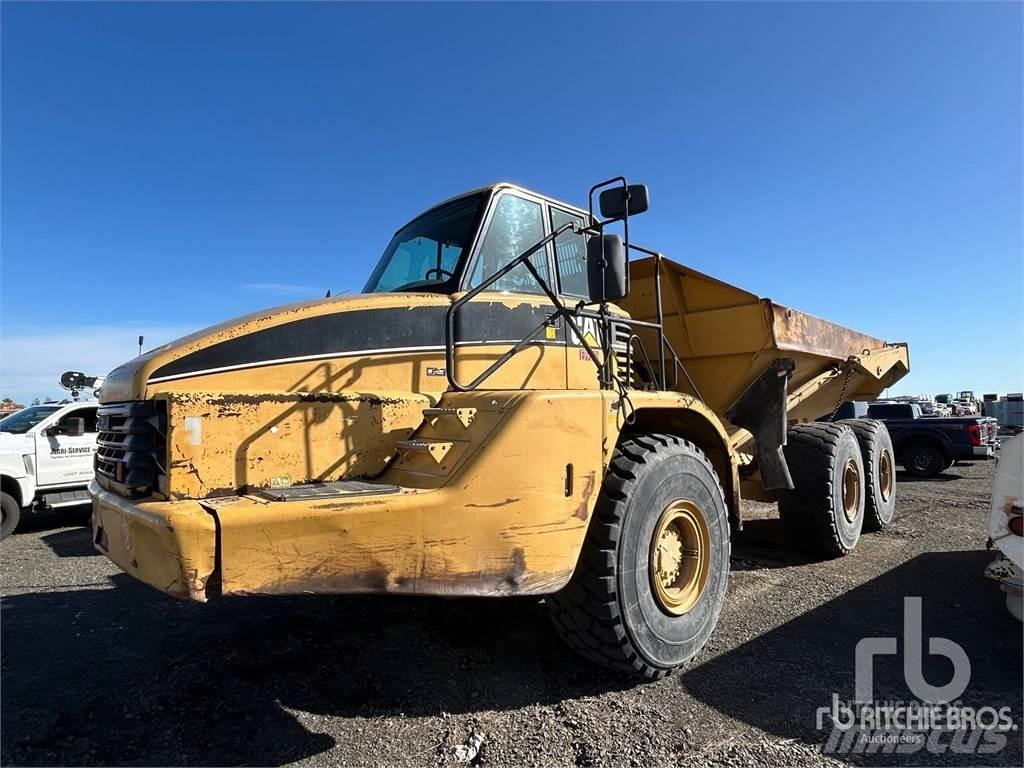 CAT 735 铰接式自卸车