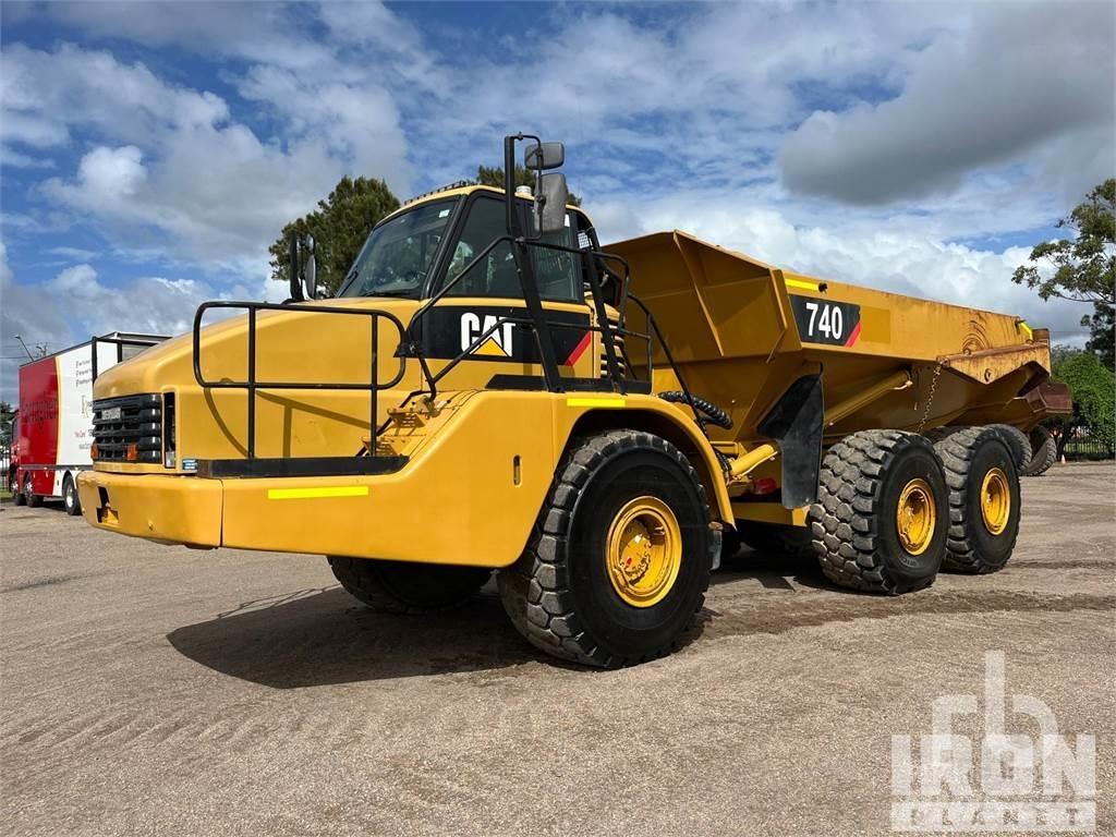 CAT 740 铰接式自卸车