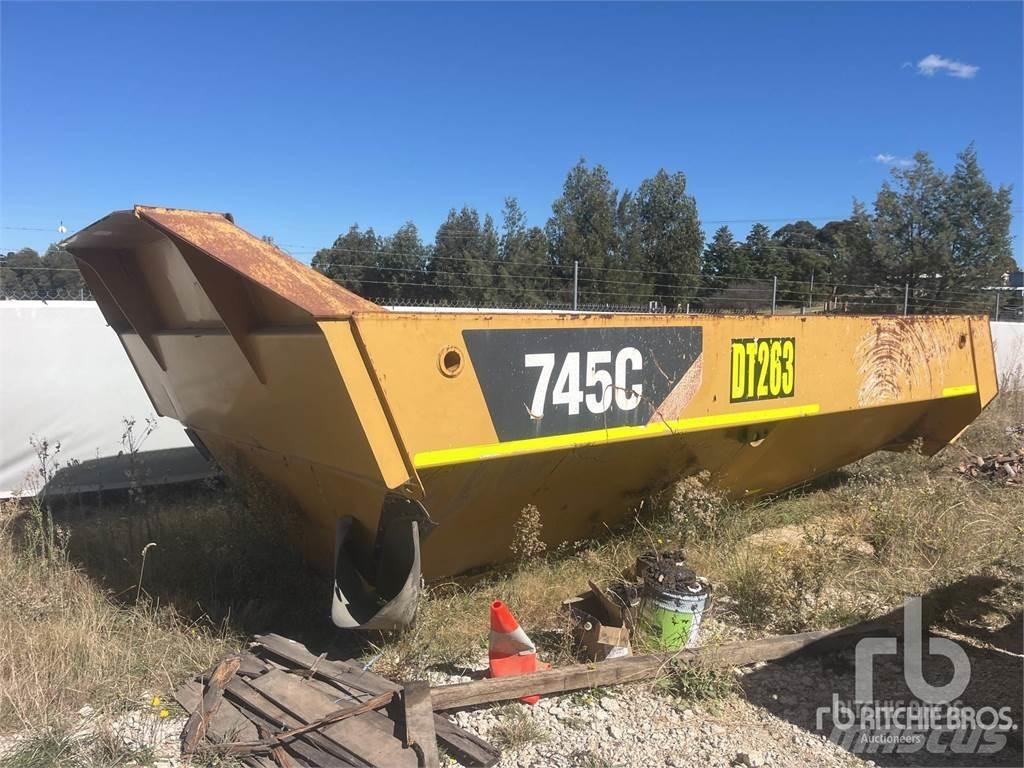 CAT 745C 储物箱