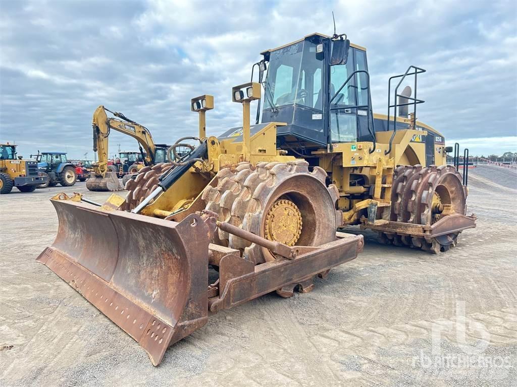 CAT 825G 垃圾压实机