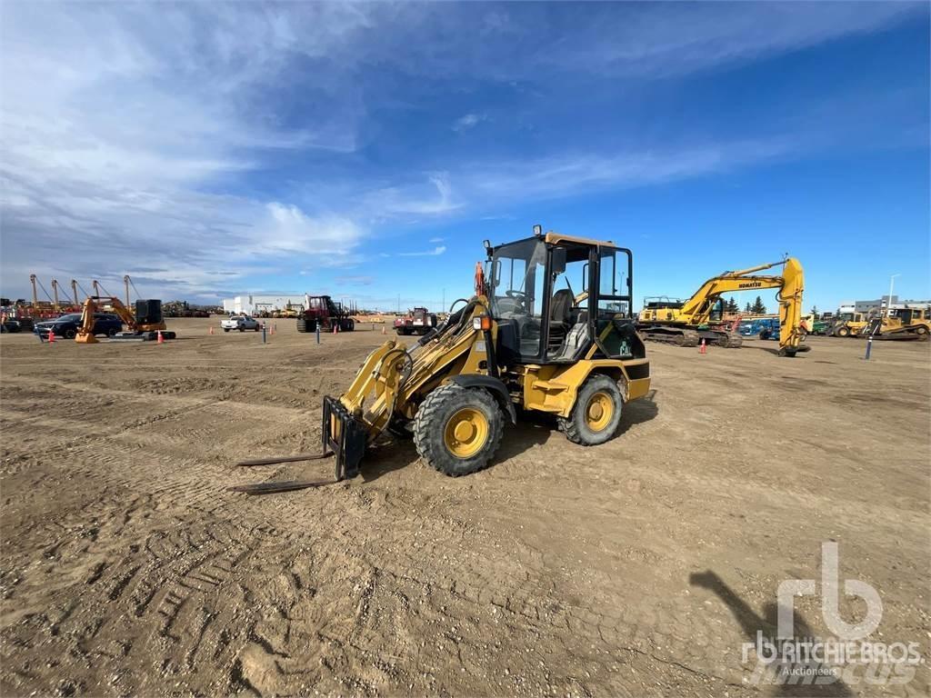 CAT 902 轮式装载机