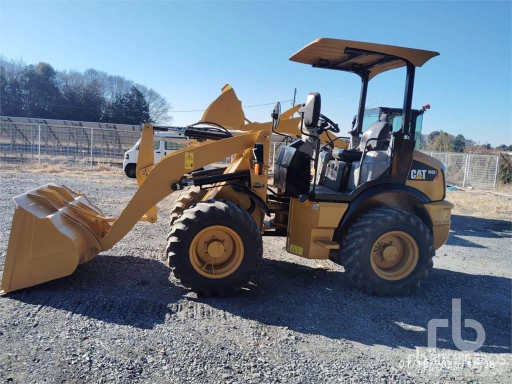 CAT 902C2 轮式装载机