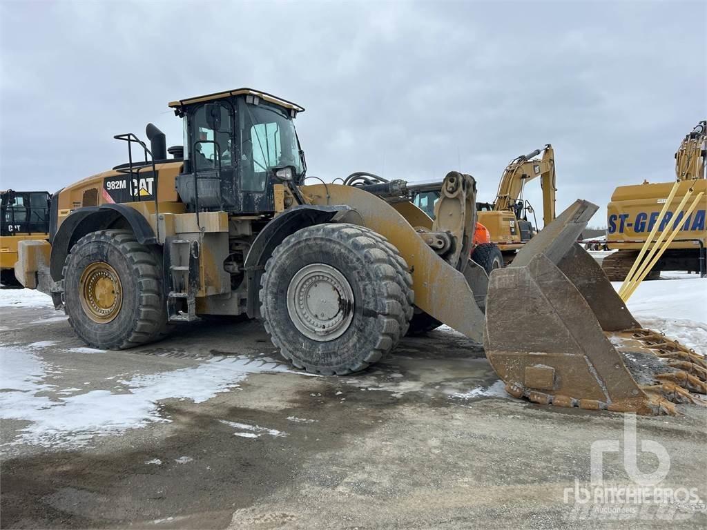 CAT 982M 轮式装载机