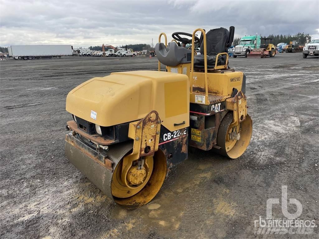 CAT CB-244E 双轮压路机