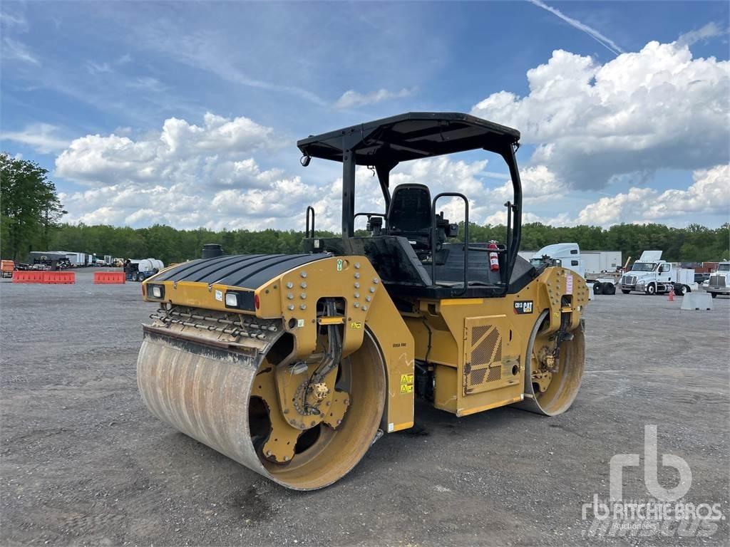 CAT CB13 双轮压路机