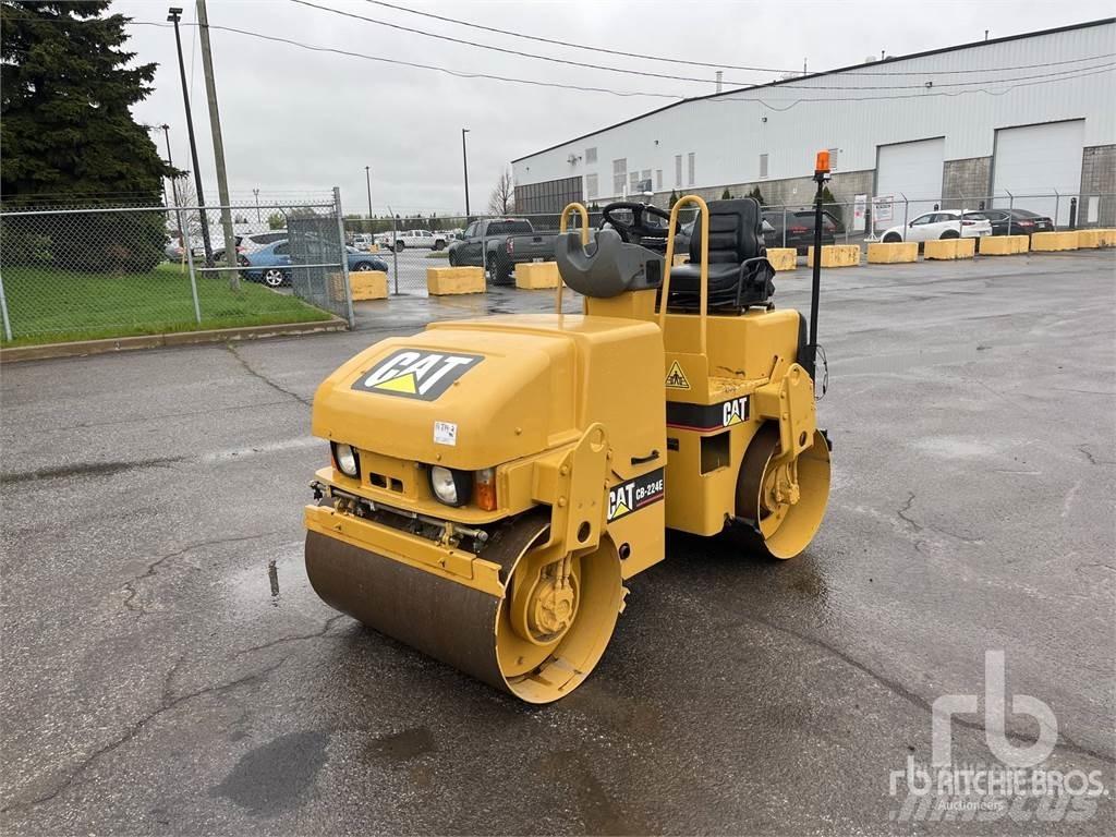 CAT CB224E 双轮压路机