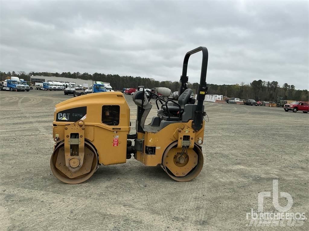 CAT CB34B 双轮压路机