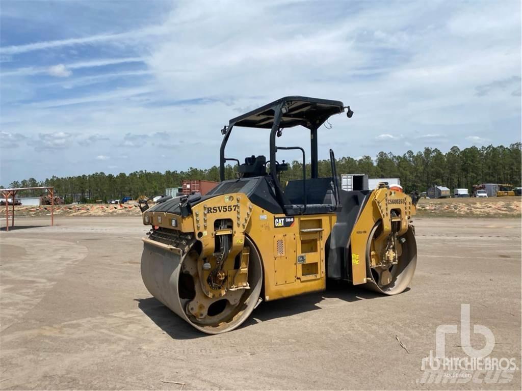 CAT CB64B 双轮压路机