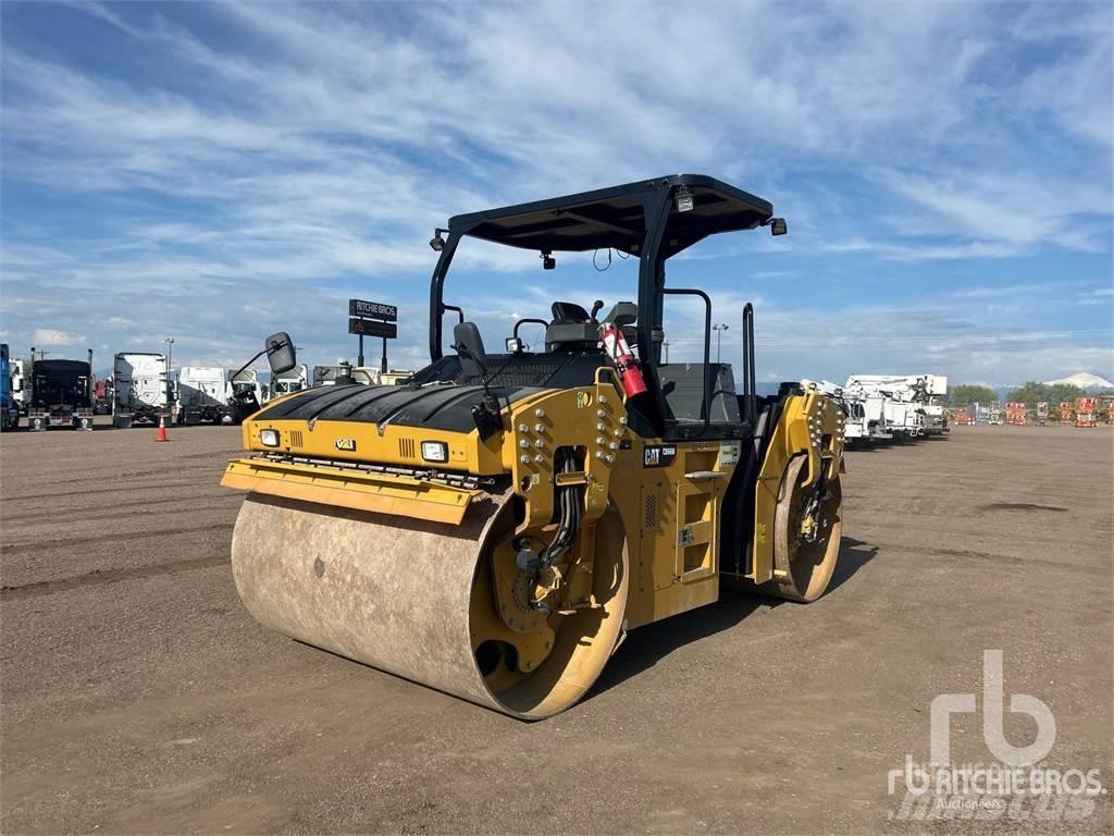 CAT CB66B 双轮压路机