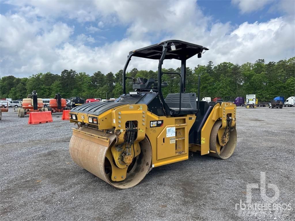 CAT CB8 双轮压路机
