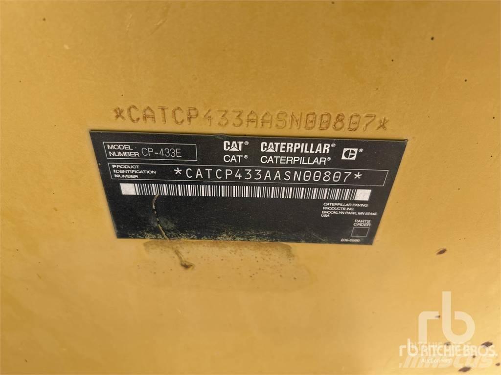 CAT CP433E 垃圾压实机
