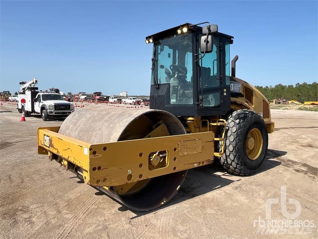 CAT CS54B 土壤压实机