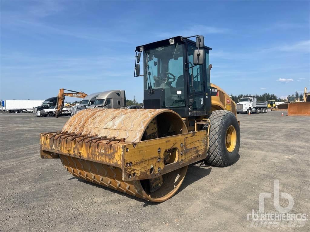 CAT CS56 土壤压实机
