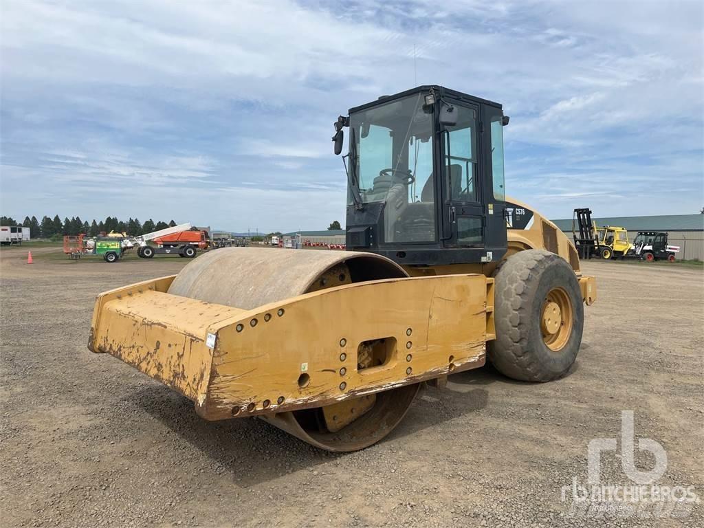 CAT CS76 土壤压实机