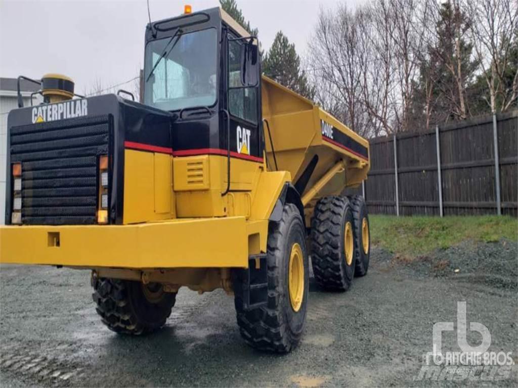 CAT D400E 铰接式自卸车